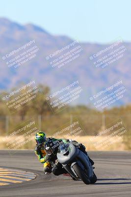 media/Jan-10-2025-CVMA Friday Practice (Fri) [[489e0da257]]/Group 4 and Trackday/Session 5 (Turn 7)/